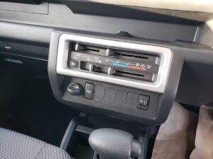 Daihatsu Hijet S510P interior console AC and 4WD controls